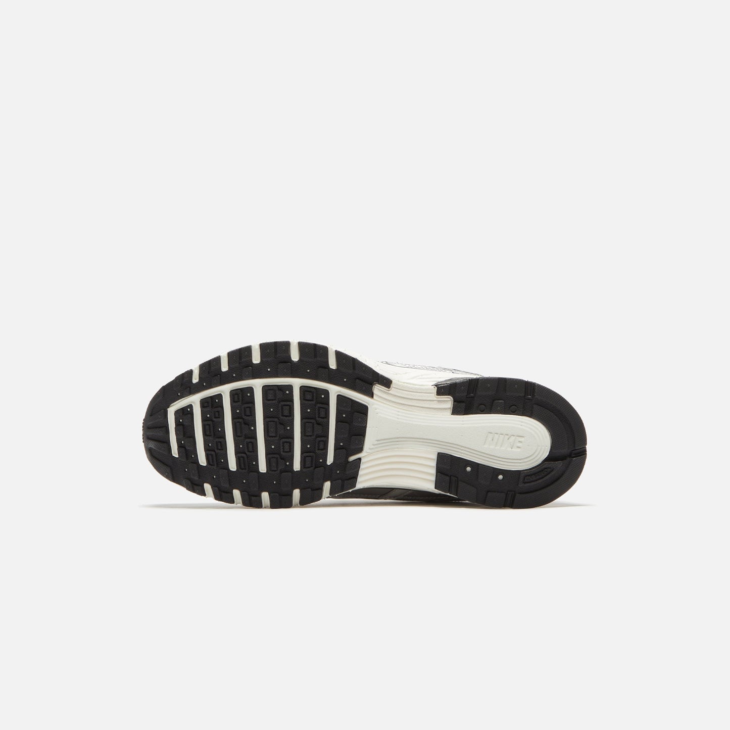 P-6000 - Metallic Silver / Metallic Silver / Sail / Black